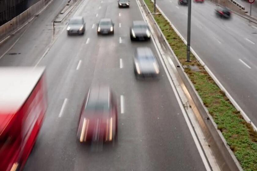 Sistemas de asistencia podrían limitar automáticamente la velocidad del vehículo