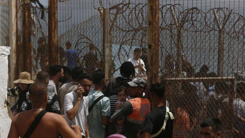 Suman 72 migrantes muertos y más de mil atendidos en Ceuta
