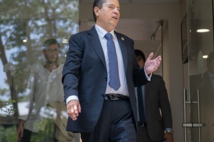 Tabe y Giovani pactan sucesiones para evitar crisis en el PAN