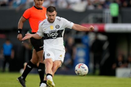 tim payne anota un golazo en su debut con olimpia Tim Payne anota un golazo en su debut con Olimpia de Paraguay