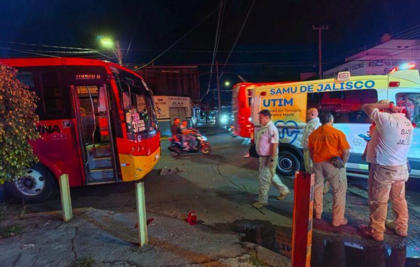 Tres heridos tras choque entre patrulla y camión en Guadalajara