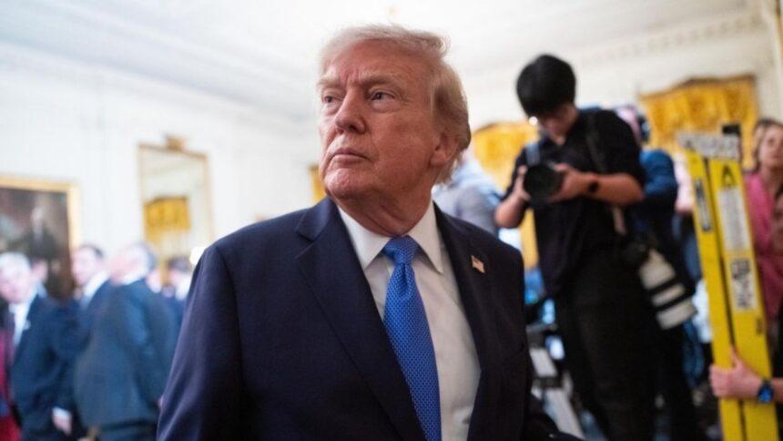 Trump: Irán se derrumba antes del anuncio de sanciones contra Teherán