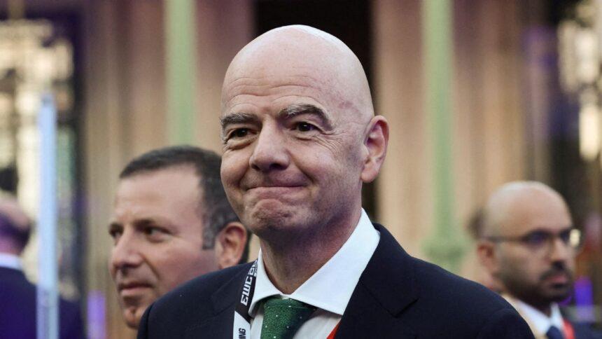 UEFA prepara denuncia penal en Suiza contra Infantino por privatizar el Mundial