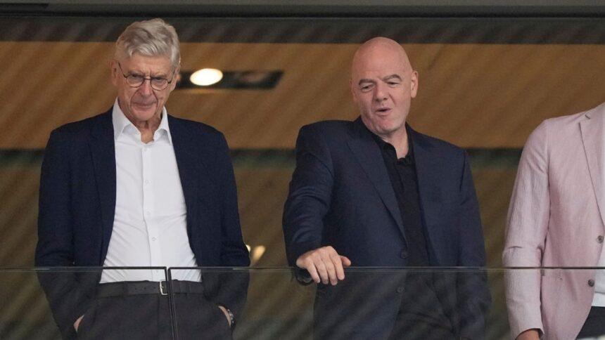 Wenger defiende su postura sobre la venta del Mundial ante Infantino