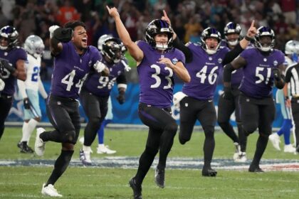 Tyler Loop vence a Dallas con gol de campo de 56 yardas