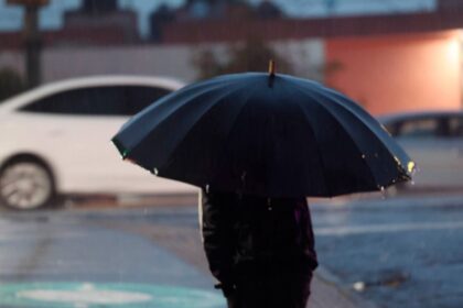 Activan alerta roja por lluvias intensas en dos alcaldías; reportan inundaciones