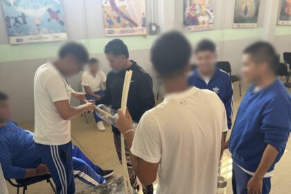 Adolescentes internados transforman reciclables en calentadores solares y logran segundo lugar nacional