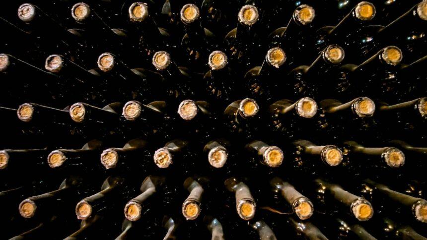 Alcohol adulterado deja 19 muertos en un estado de la India