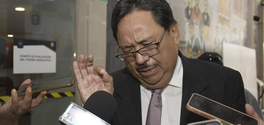 Alférez: Mejor que se muerda la lengua
