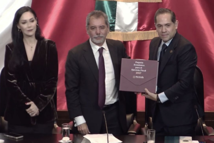Amador adelanta déficit de 3.9% para 2027 tras entregar paquete económico
