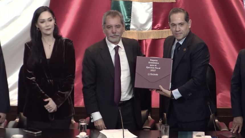 Amador adelanta déficit de 3.9% para 2027 tras entregar paquete económico