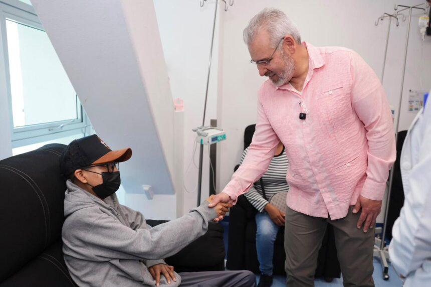 Apoyo de 4 mil pesos beneficia a 836 cuidadoras de menores