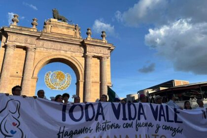 Arquidiócesis de León cuestiona aborto y uso de anticonceptivos