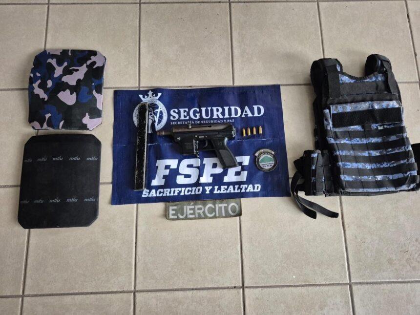 Aseguran armas, equipo balístico y presunta droga en Acámbaro y Juventino Rosas