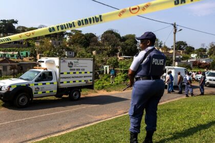 Ataques de grupos armados dejan 38 muertos en Sudáfrica