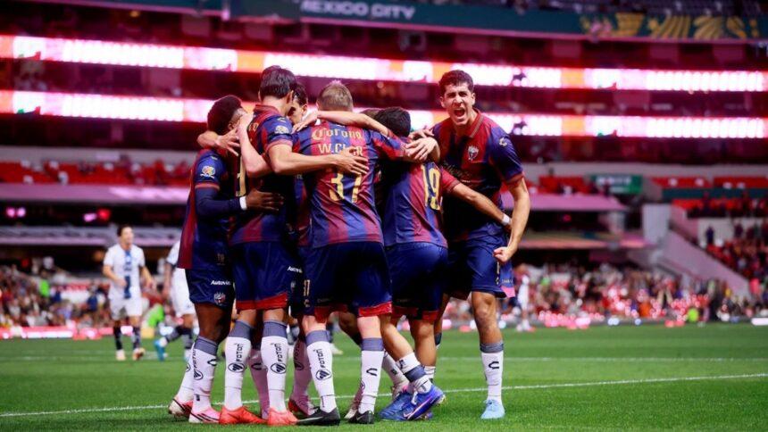 Atlante se impone a irregulares Rayados en duelo ofensivo de seis goles