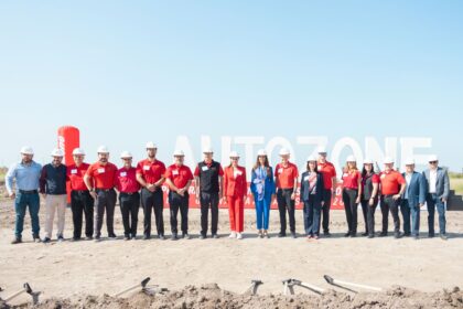AutoZone expande operaciones en México con centro de distribución en León