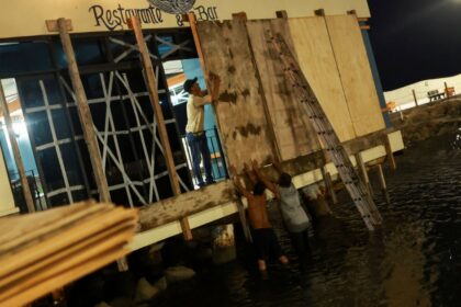 Baja California Sur y Sonora suspenden clases ante lluvias por Polo
