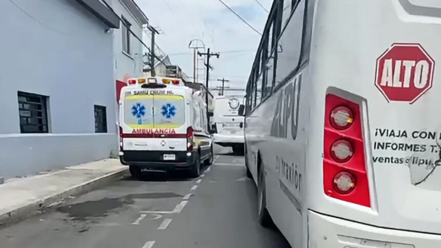 Camión con simpatizantes de Sheinbaum se accidenta en Monterrey; hay 21 lesionados