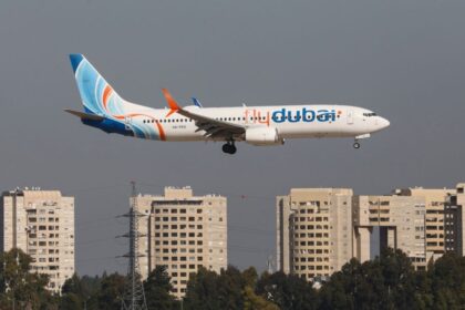 Capitán y copiloto heridos en vuelo a Tel Aviv; acusan ataque terrorista