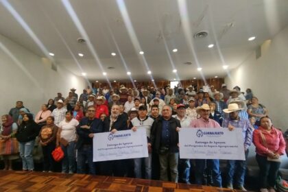 Celaya entrega apoyos a 120 productores por la sequía