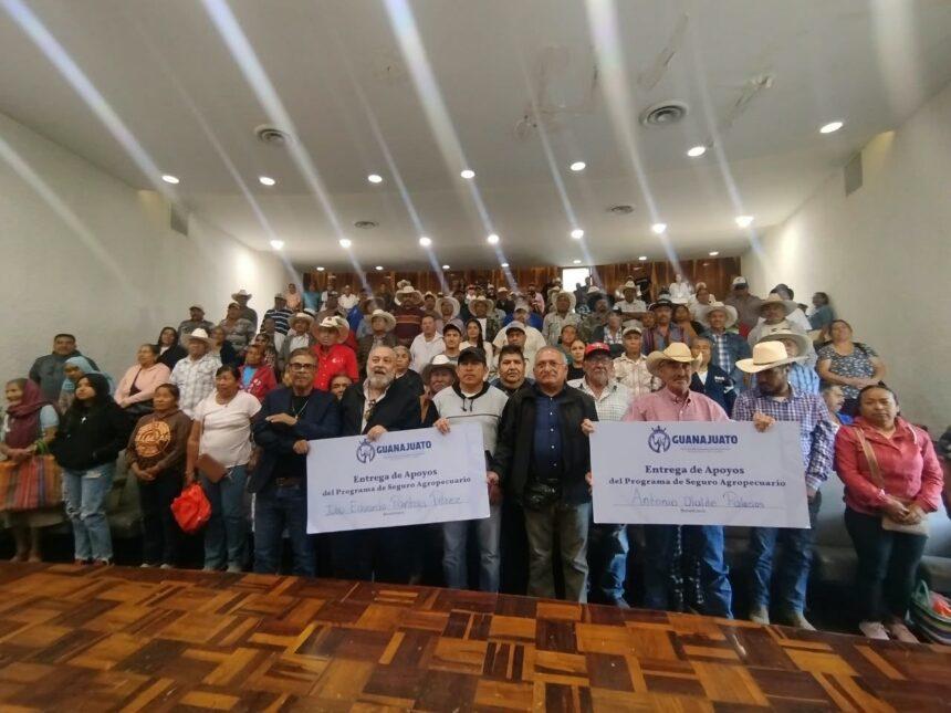 Celaya entrega apoyos a 120 productores por la sequía