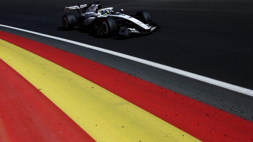 Checo Pérez arrancará 19º en el Gran Premio de España