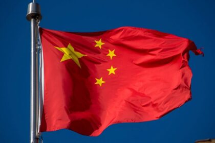 China reclama una barrera de seguridad ante riesgos políticos, sociales y tecnológicos de la IA