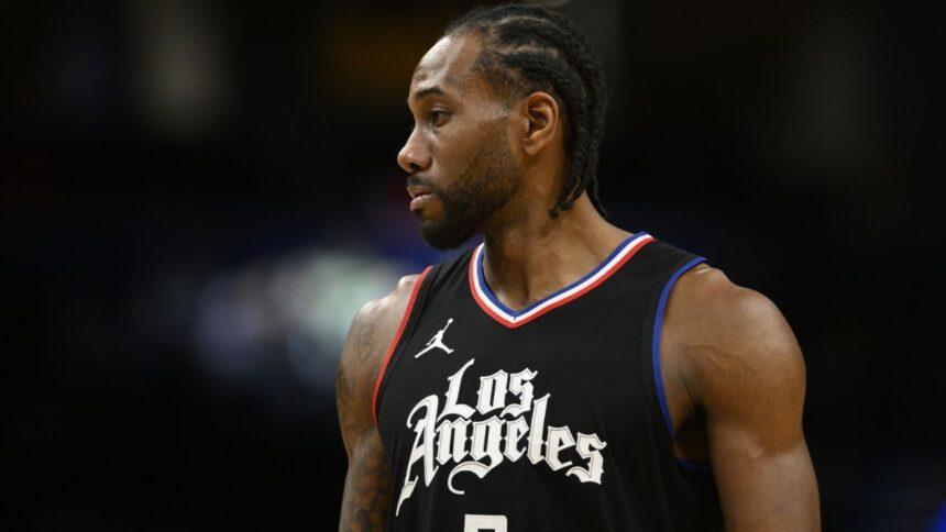 Clippers multados $30 millones y Kawhi Leonard $700 mil por tope salarial