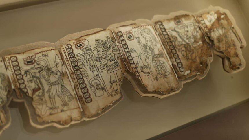 codice azcatitlan vuelve a mexico tras 184 anos en francia Códice Azcatitlan vuelve a México tras 184 años en Francia