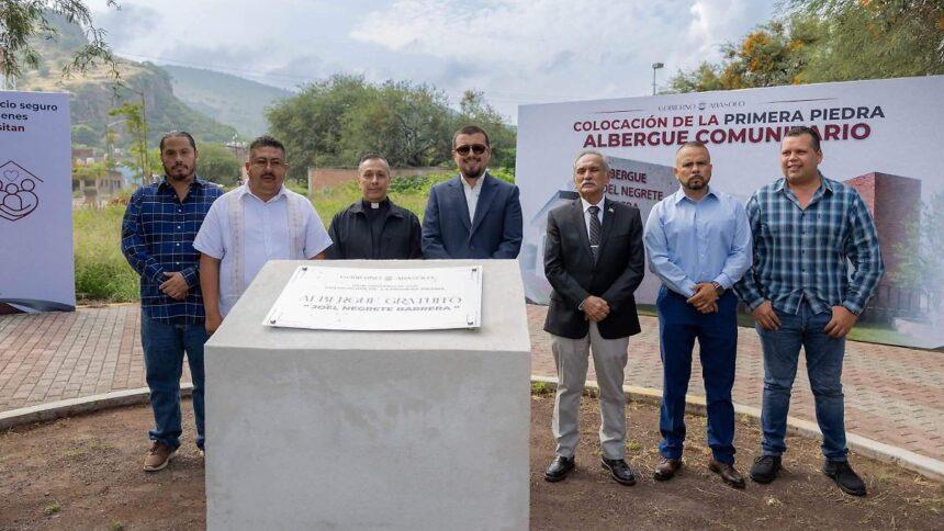 Colocan primera piedra del Albergue Comunitario Gratuito Joel Negrete Barrera en Abasolo