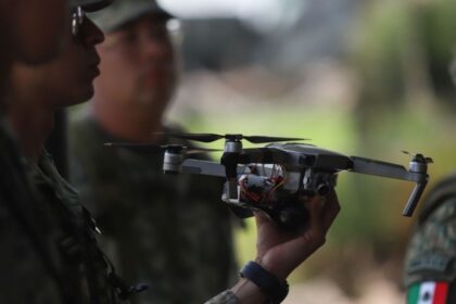 Comando Norte de EU reconoce a México por combatir drones de cárteles