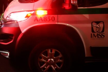conductor ebrio de ambulancia del imss causa choques y deja Conductor ebrio de ambulancia del IMSS causa choques y deja un lesionado