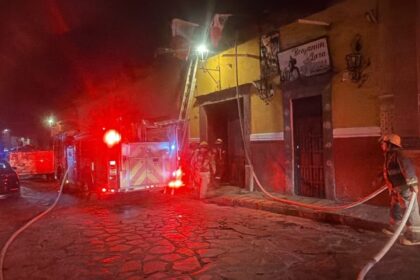 Cortocircuito provoca incendio en bar La Ingrata, en San Miguel de Allende