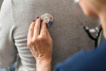 Defunciones bajan 2.5% en México; cardiopatías y diabetes lideran en primer trimestre