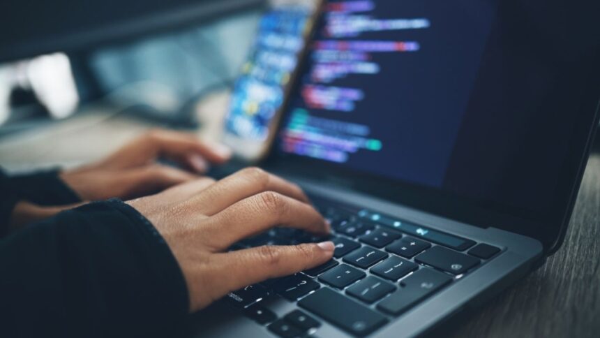 Detectan venta de 12.9 millones de registros de call centers en redes