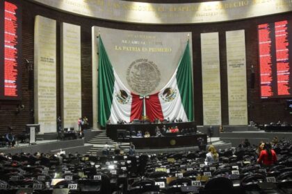 Diputados de la 4T aprueban Ley Antimemes; PAN advierte restricciones