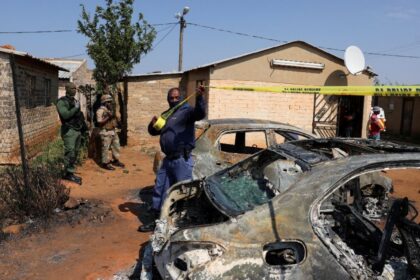 Dos tiroteos masivos dejan al menos 27 muertos en municipios de Sudáfrica