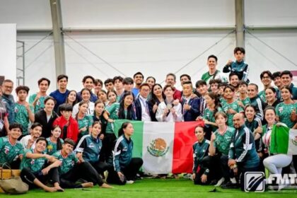 Equipo nacional de taekwondo recibe playeras piratas de la Selección Mexicana