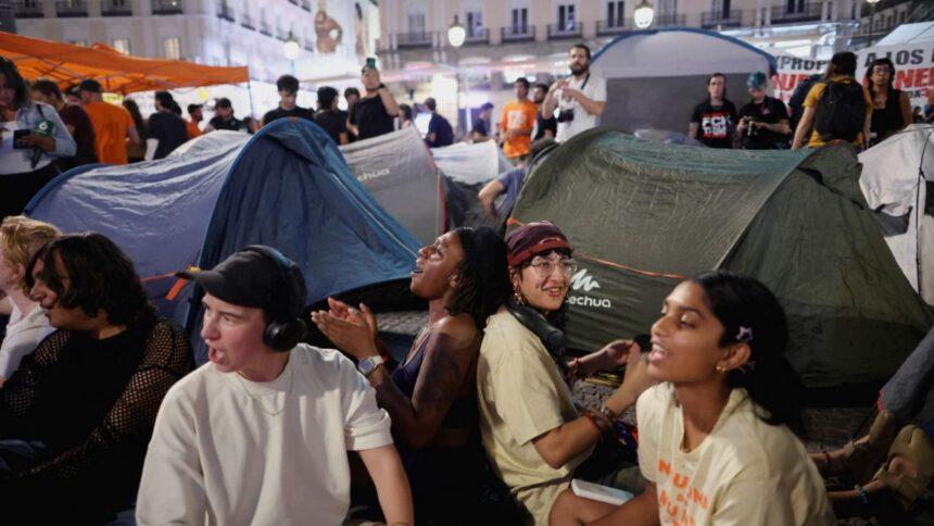 Españoles acampan en Madrid contra la crisis de vivienda
