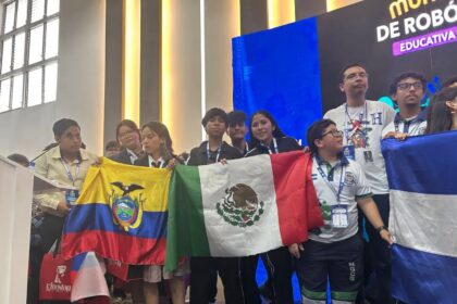Estudiantes de la UVEG sobresalen en competencia internacional de robótica e innovación