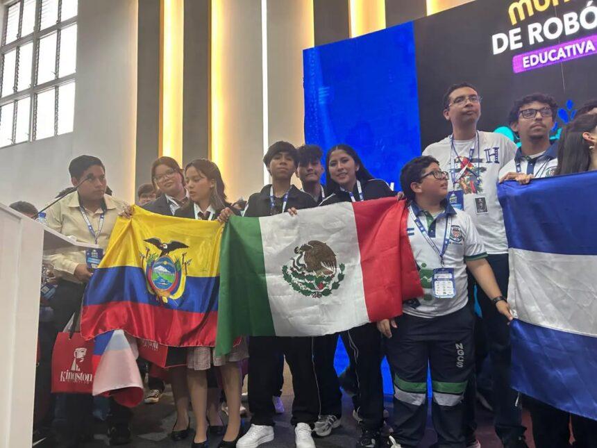 Estudiantes de la UVEG sobresalen en competencia internacional de robótica e innovación