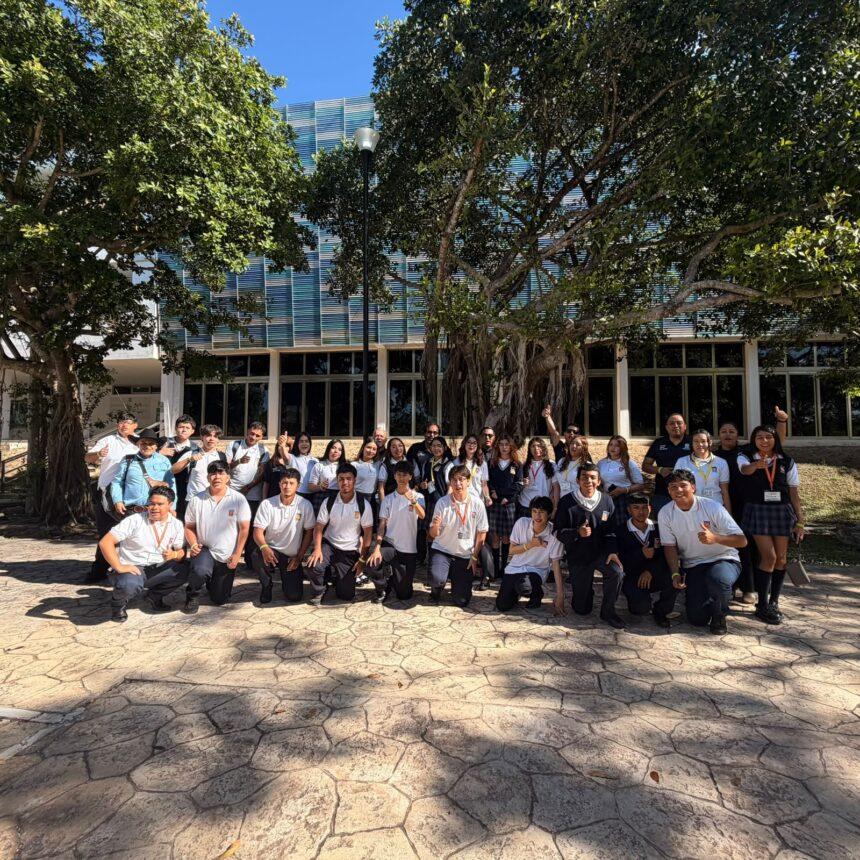 Estudiantes del Bachillerato SABES destacan por innovación en concurso nacional de física