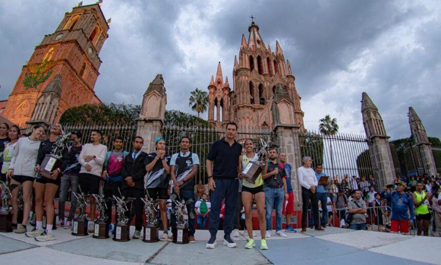Fernando López y Guadalupe Mendoza ganan la histórica Carrera de la Conspiración