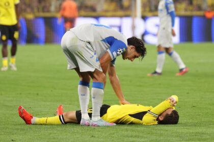Futbolista de 18 años se desvanece en Champions y termina hospitalizado