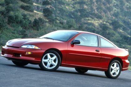 Generación Z colecciona Civic y Cavalier de los años 1990 y 2000