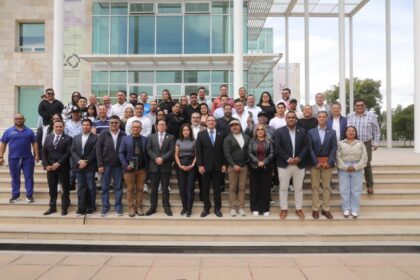 Gobierno de la Gente y centros de tratamiento acuerdan ruta regulatoria