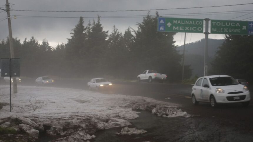 Granizada provoca inundaciones y caos vial en Toluca y poniente capitalino