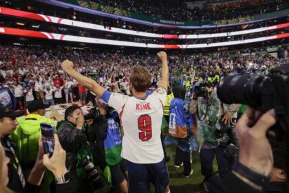 Harry Kane, goleador de Inglaterra, sueña con ser pateador de la NFL