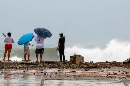 Huracán Polo amenaza BCS con alto oleaje y al país con lluvias